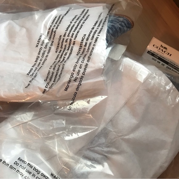 ❤️ Coach Signature Denim Bucket Hat - Picture 8 of 8